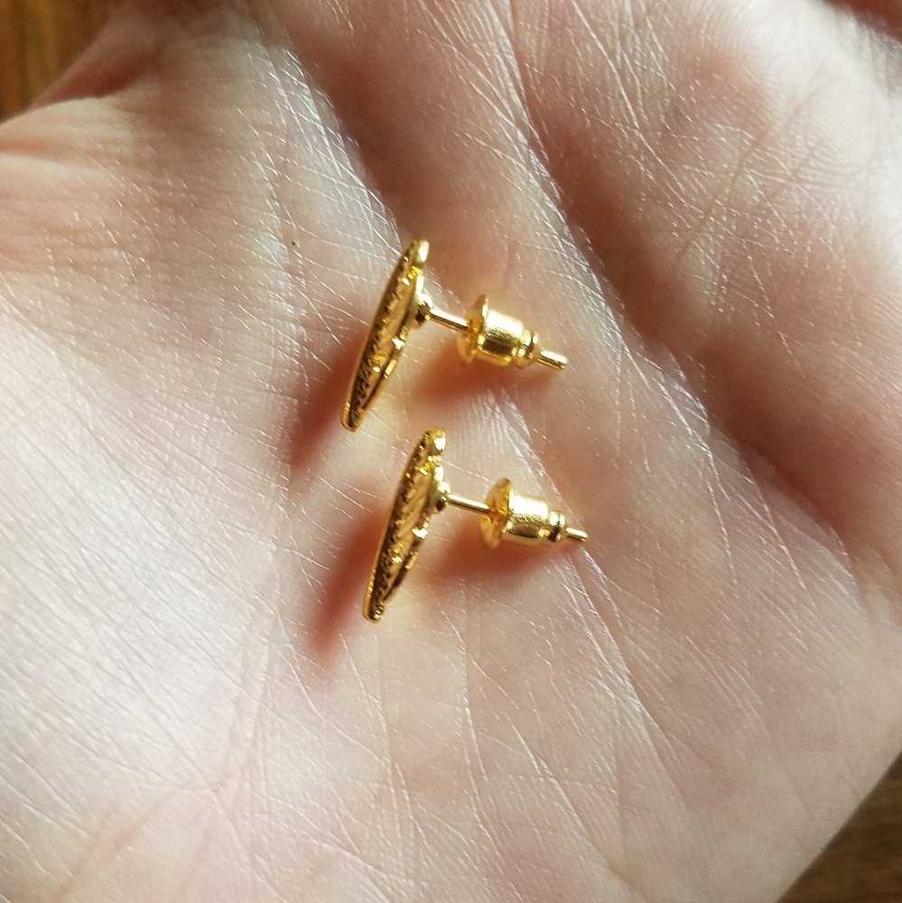NWOT Gold Leaf Feather Studs - Picture 11 of 11